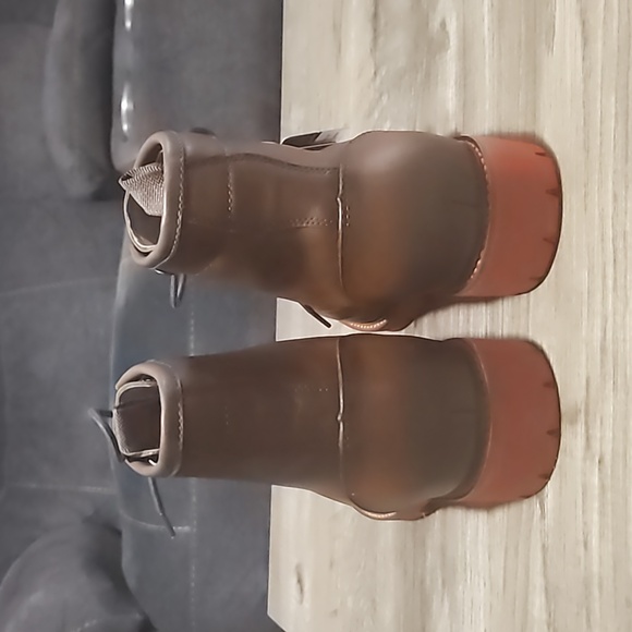 VINCE CAMUTO KAMEIL WATERPROOF BOOTS 8M - Picture 2 of 8